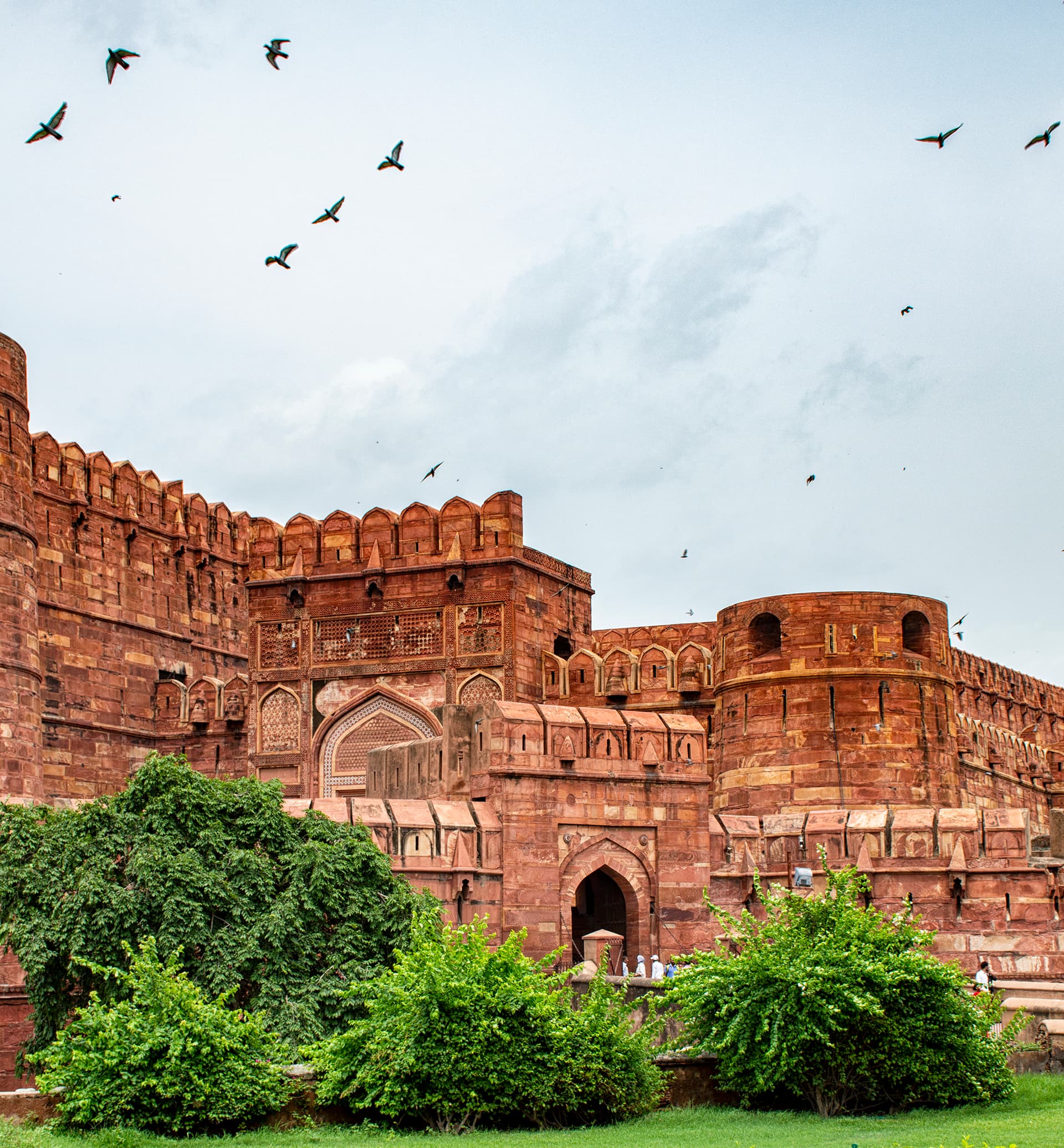 Amar Singh Gate, Agra Fort โ the red sandstone southern entrance gate to the Mughal fortress.
